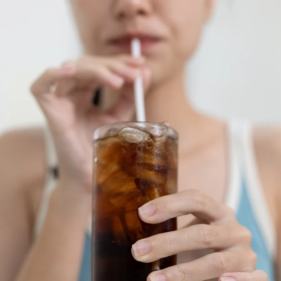 Ai cũng uống nước nhưng sao nữ H&agrave;n Quốc kh&ocirc;ng bao giờ chu m&ocirc;i khi uống nước, l&yacute; do l&agrave; v&igrave; nếp nhăn quanh miệng - Ảnh 2.