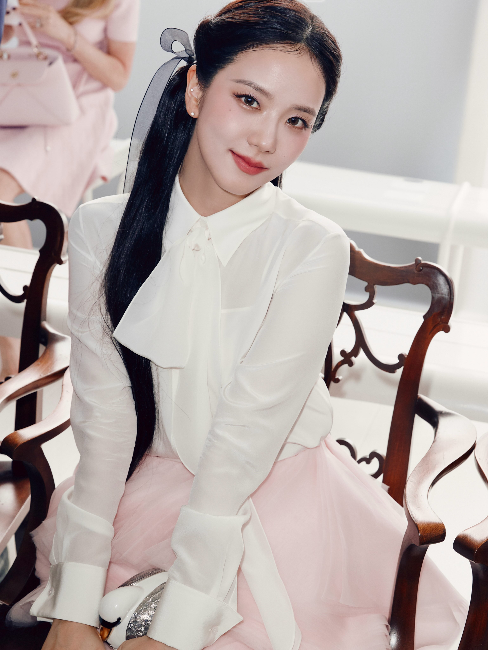 Sự v&ocirc; l&yacute; của fan Jisoo- Ảnh 11.