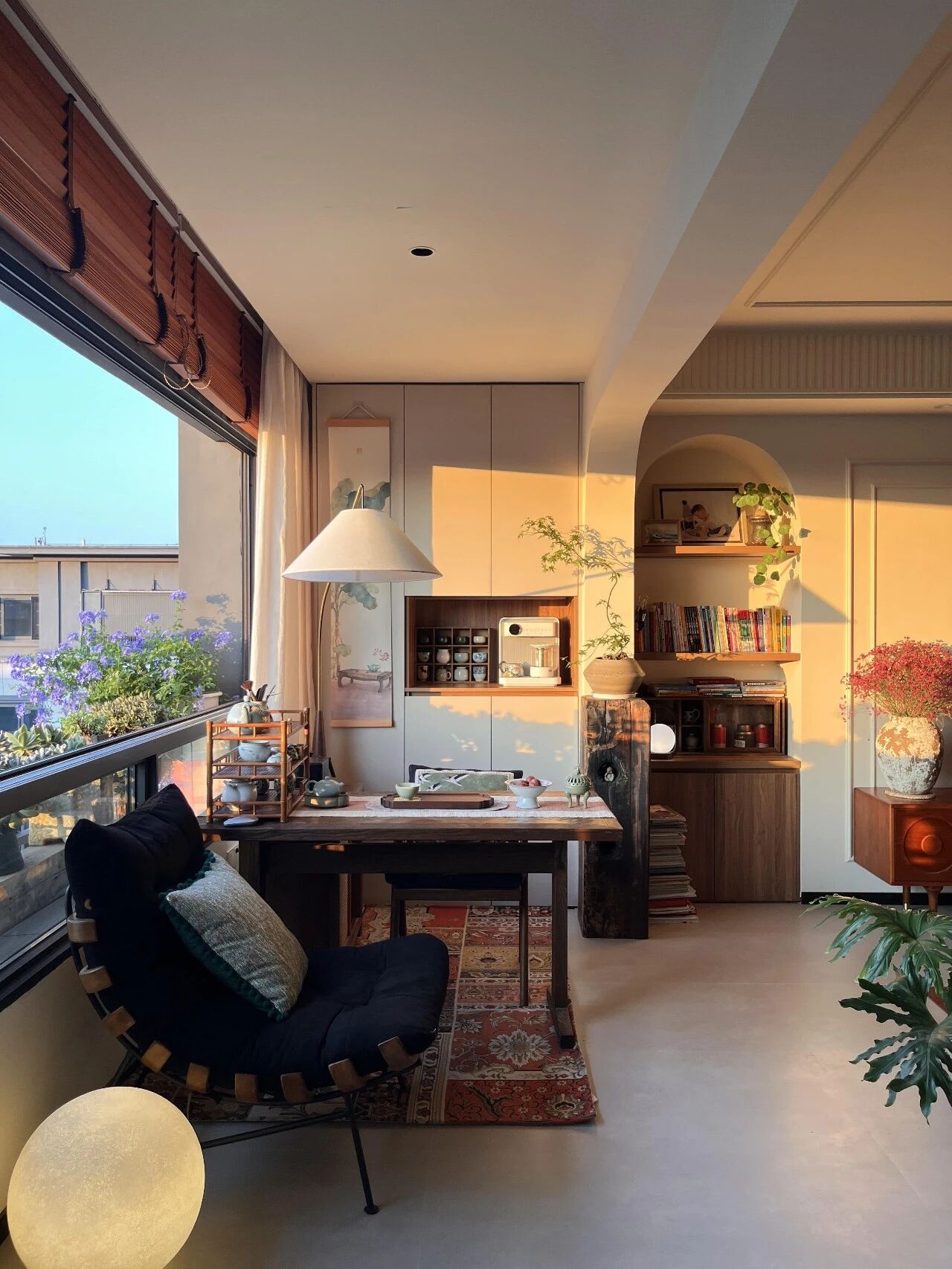 Từ căn giữa 90m&sup2; chuyển sang căn g&oacute;c hướng T&acirc;y 128m&sup2;, t&ocirc;i từng nghĩ m&igrave;nh chọn đ&uacute;ng: 3 th&aacute;ng sau mới thấy c&aacute;i gi&aacute; phải trả - Ảnh 4.