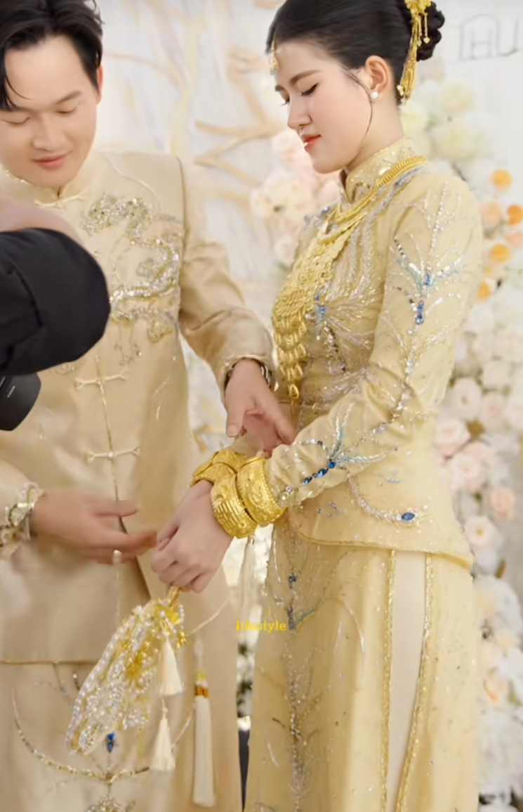 Đ&aacute;m cưới h&agrave;o m&ocirc;n hot dần dần MXH: Thiếu gia ng&agrave;nh xăng dầu cưới &aacute;i nữ tiệm v&agrave;ng- Ảnh 15.