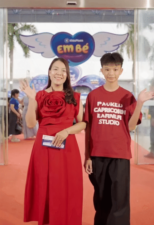 Con trai Đăng Kh&ocirc;i Thủy Anh tung tăng tr&ecirc;n s&acirc;n khấu, b&eacute; Dino đứng l&ecirc;n cổ vũ mẹ Ngọc Khu&ecirc;: D&agrave;n nh&oacute;c tỳ đ&aacute;ng y&ecirc;u g&oacute;p mặt tại WeFamily Awards 2026- Ảnh 16.