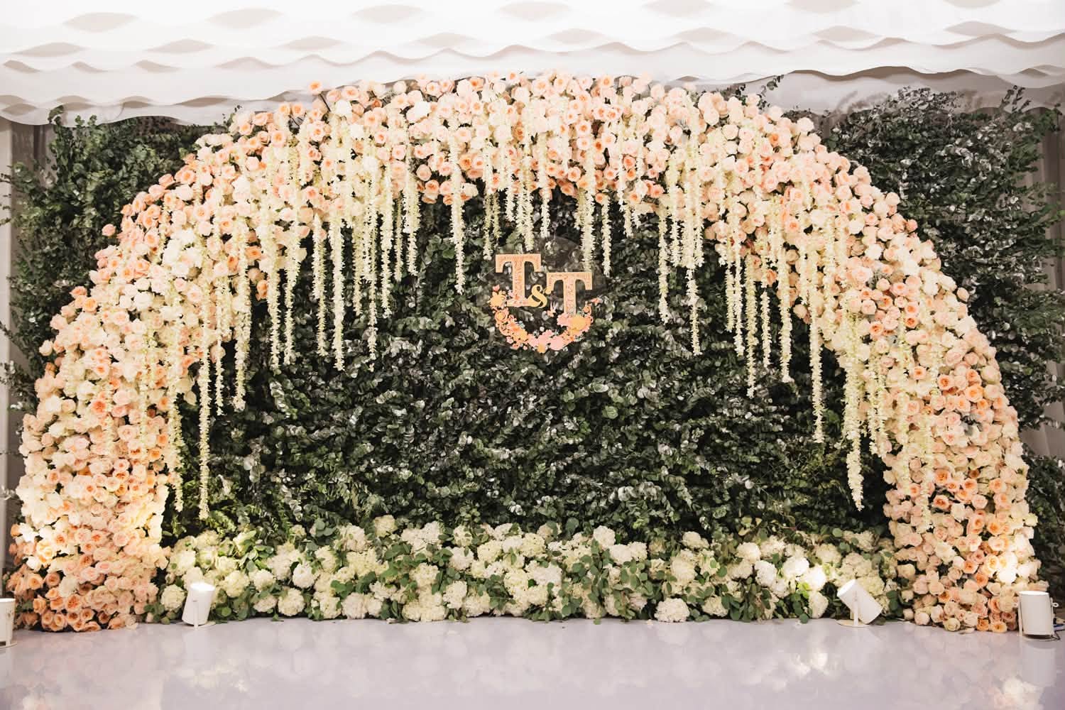 Đặng Thu Thảo đăng ảnh kỷ niệm 9 năm h&ocirc;n nh&acirc;n, &ocirc;ng x&atilde; Trung T&iacute;n liền b&igrave;nh luận một c&acirc;u - Ảnh 10.