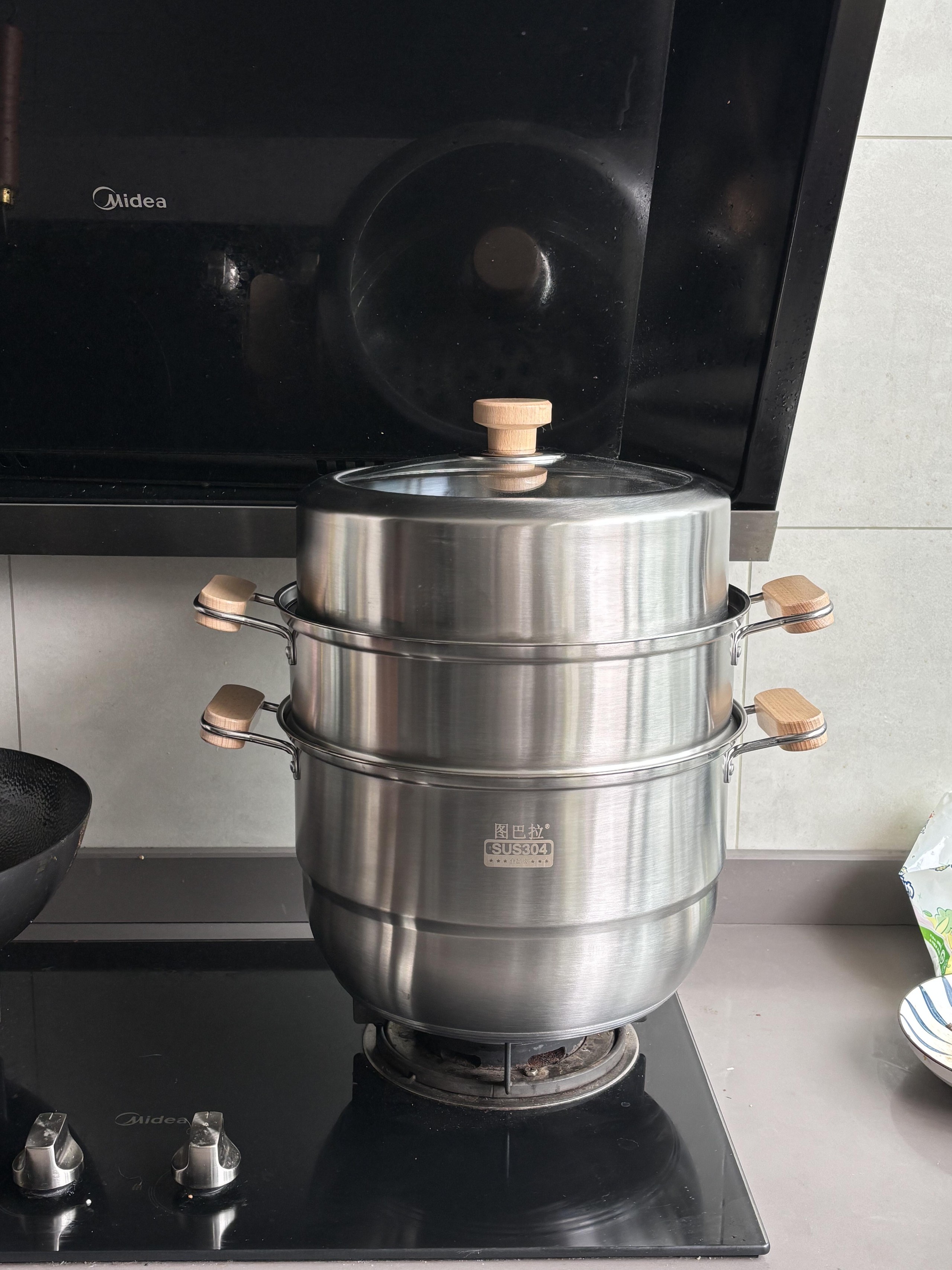 Dọn lại căn bếp t&ocirc;i mới nhận ra: Nồi chảo mua cả đống nhưng thực ra chỉ cần 3 m&oacute;n l&agrave; đủ - Ảnh 5.