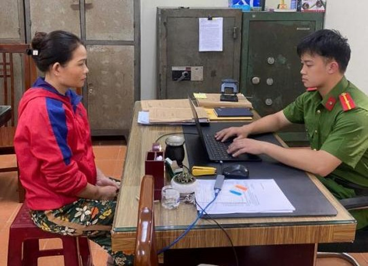 B&ugrave;i Thị Hạnh bắt giam v&igrave; &eacute;p con trai người t&igrave;nh uống thuốc diệt chuột - Ảnh 1.