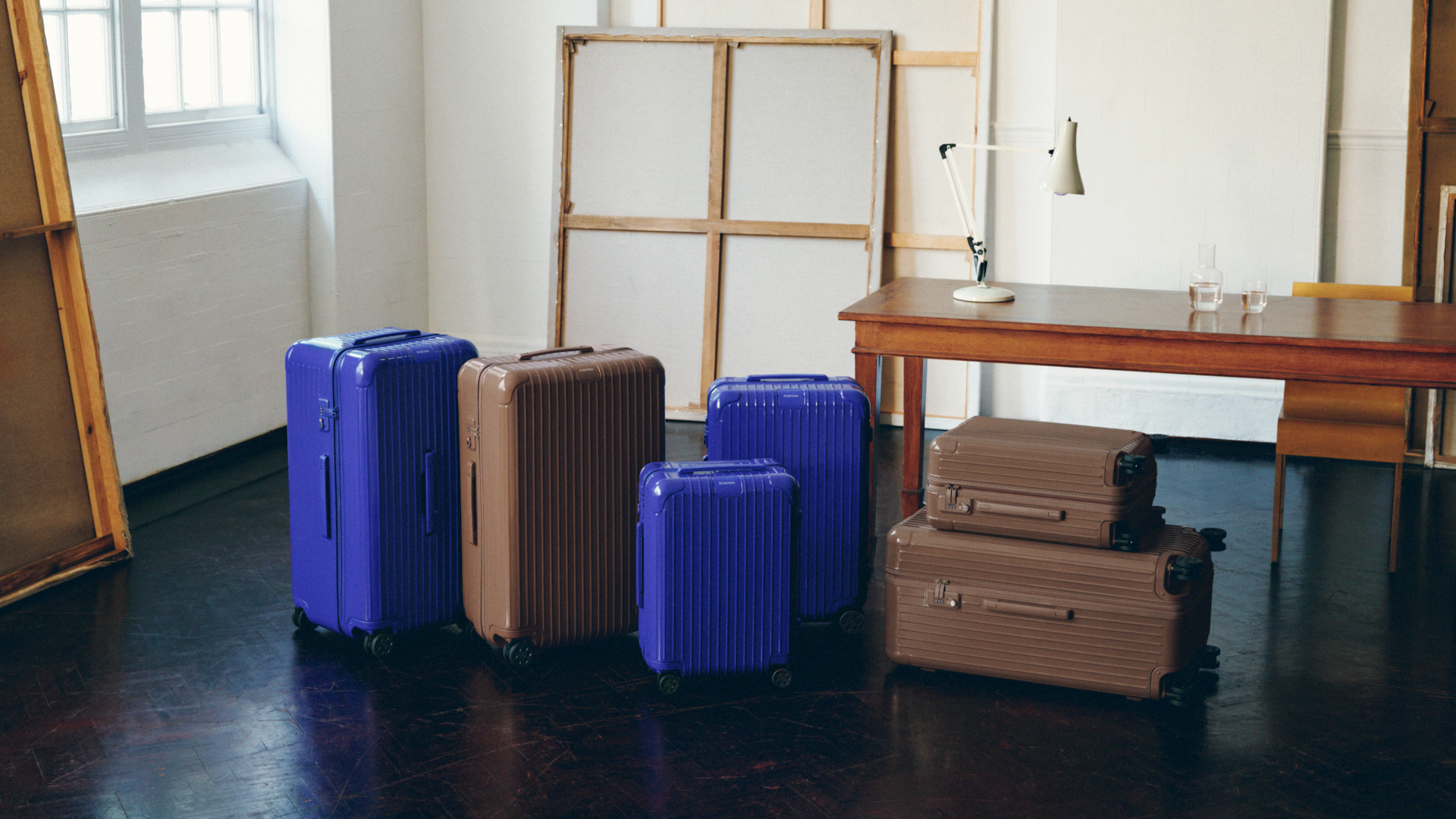 RIMOWA giới thiệu hai sắc m&agrave;u mới UMBER v&agrave; ULTRAMARINE - Ảnh 1.