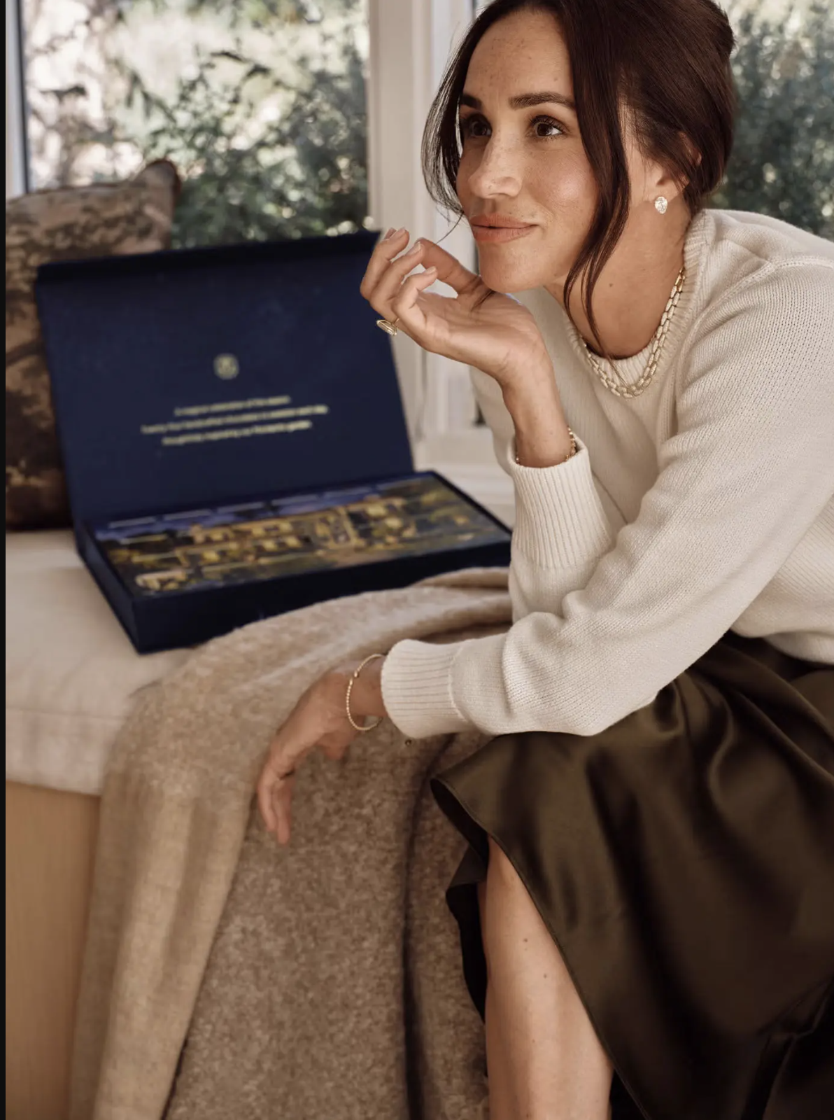 Meghan Markle cạnh tranh với Buckingham Palace qua bộ sưu tập lễ hội 2026 - Ảnh 2.