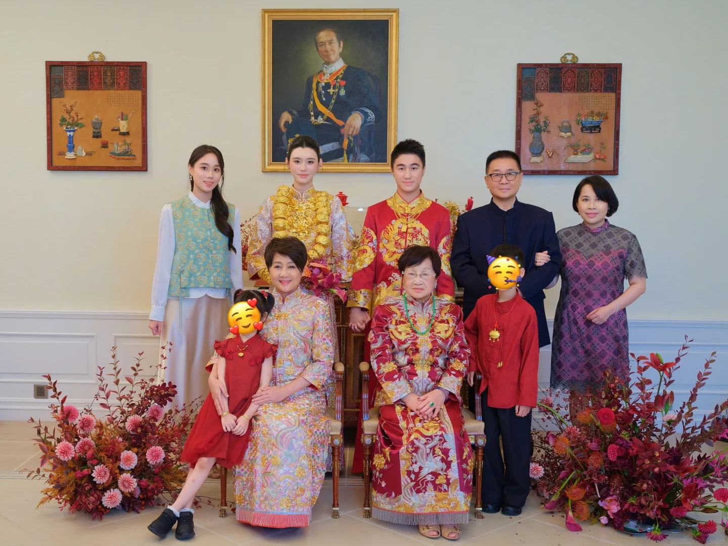 Gallery - Ái nữ vua sòng bài Hà Siêu Hân bất ngờ khoe loạt ảnh đám cưới anh trai: Đại gia đình 4 thế hệ hội tụ, cô dâu đeo cả “núi” vàng - image 4