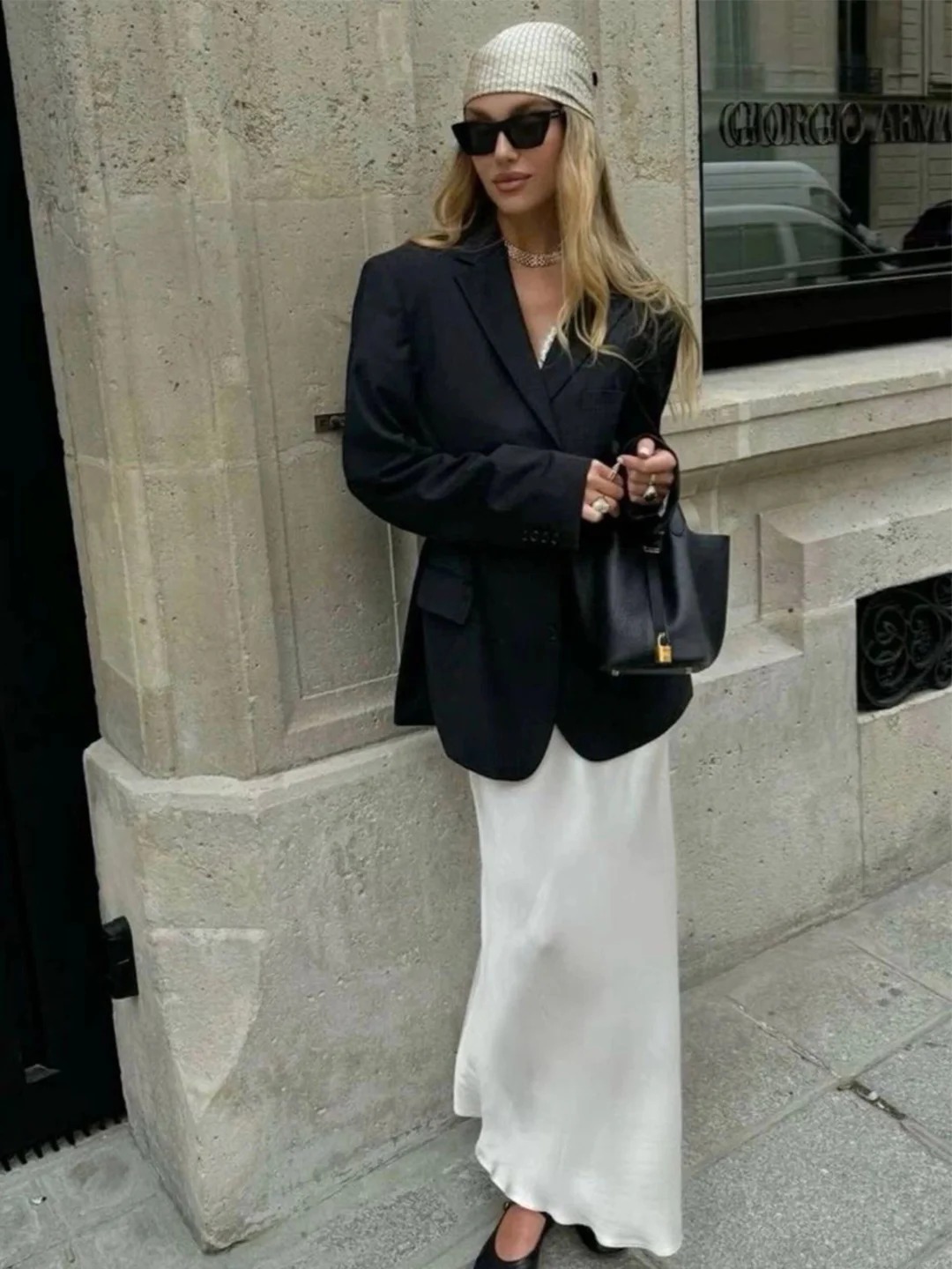 Kh&ocirc;ng cần đồ cầu kỳ, blazer phối v&aacute;y d&agrave;i vẫn tạo n&ecirc;n vẻ thanh lịch chuẩn old money - Ảnh 4.
