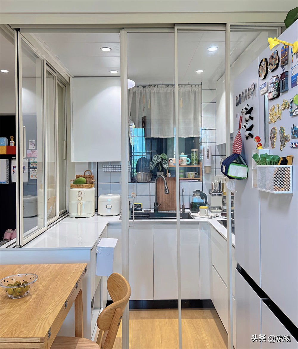 Căn hộ cũ 37m&sup2; ở trung t&acirc;m th&agrave;nh phố: Chia đ&ocirc;i ph&ograve;ng kh&aacute;ch l&agrave;m th&ecirc;m ph&ograve;ng ngủ, gia đ&igrave;nh 3 người vẫn sống thoải m&aacute;i - Ảnh 3.