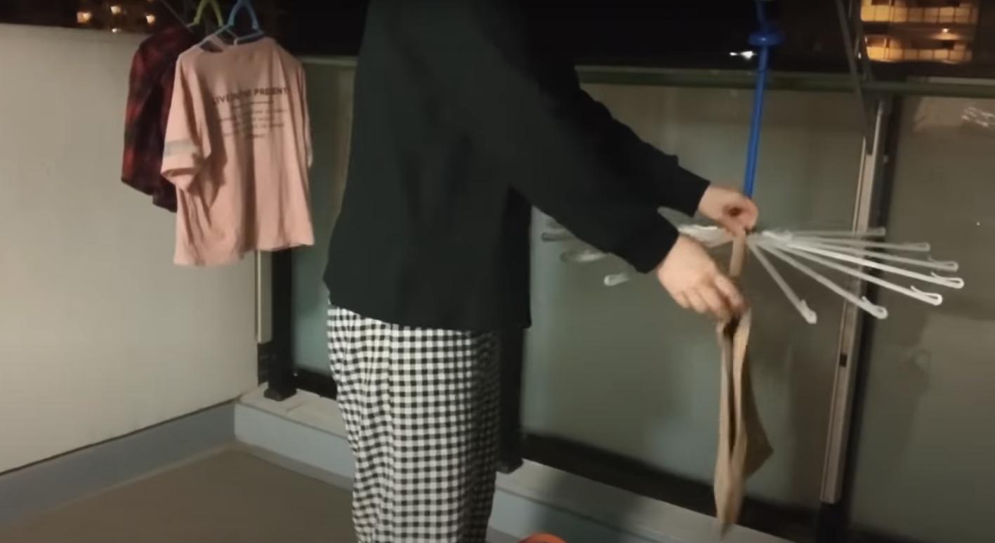 Ngo&agrave;i 40 tuổi, người mẹ dậy từ 4 giờ s&aacute;ng để l&agrave;m hết việc nh&agrave; trước khi đi l&agrave;m: C&oacute; một kiểu mệt mỏi của phụ nữ trung ni&ecirc;n &iacute;t ai nh&igrave;n thấy - Ảnh 6.