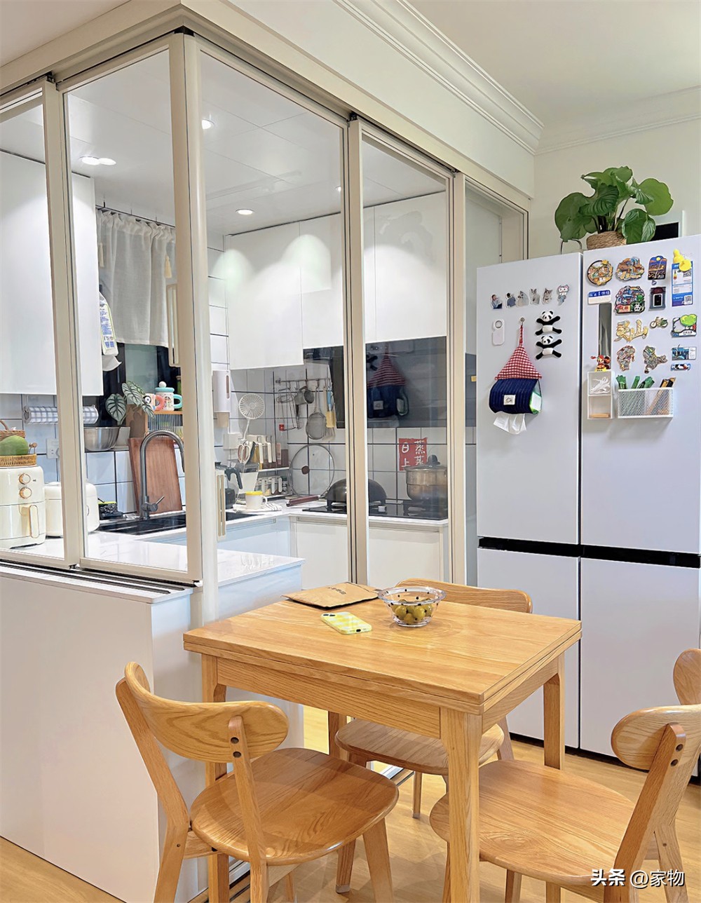 Căn hộ cũ 37m&sup2; ở trung t&acirc;m th&agrave;nh phố: Chia đ&ocirc;i ph&ograve;ng kh&aacute;ch l&agrave;m th&ecirc;m ph&ograve;ng ngủ, gia đ&igrave;nh 3 người vẫn sống thoải m&aacute;i - Ảnh 4.