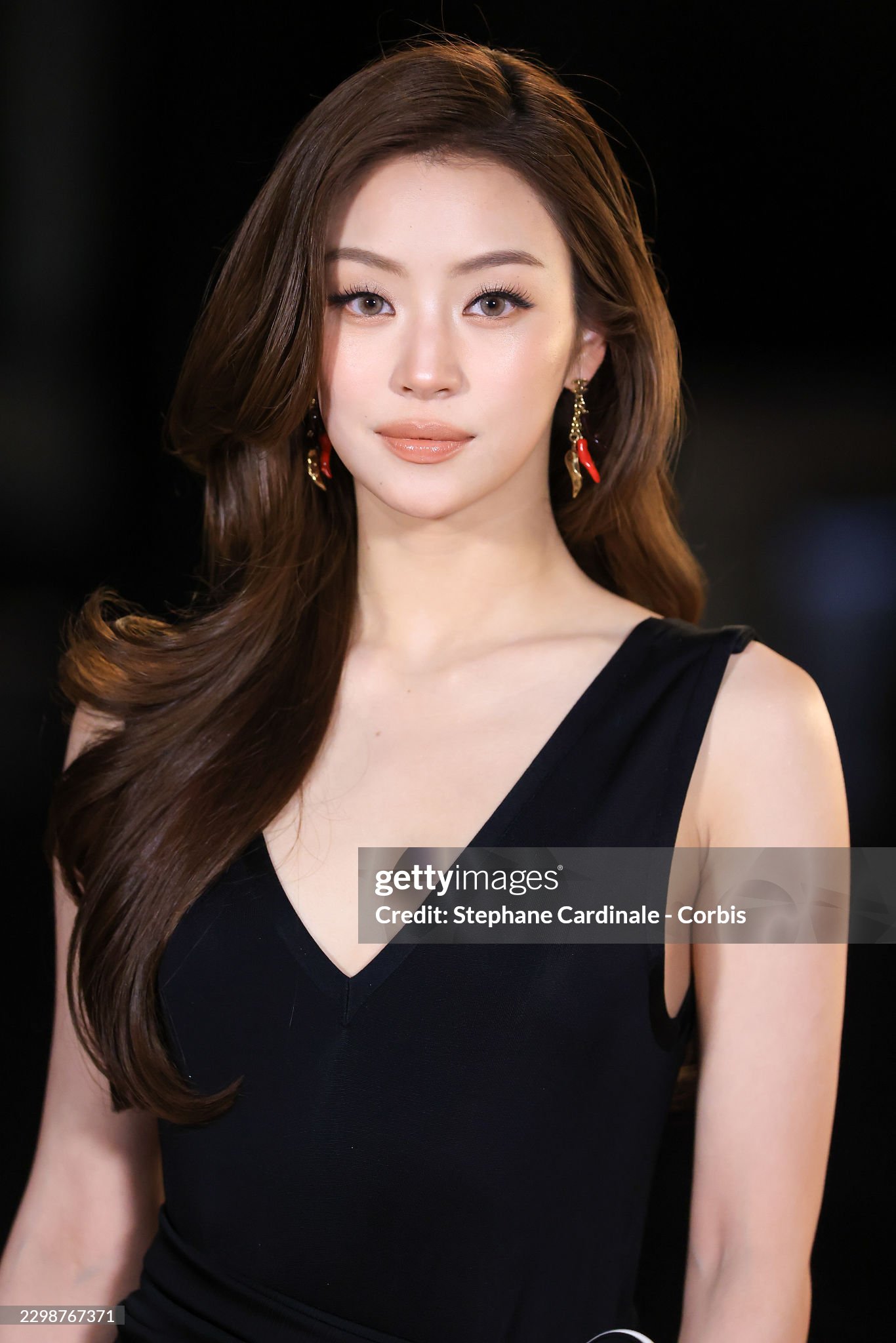 Tiểu thư Th&aacute;i Lan Miu Natsha: Nhan sắc kh&ocirc;ng ngh&egrave;o nổi tại show diễn Chanel 2026 - Ảnh 1.