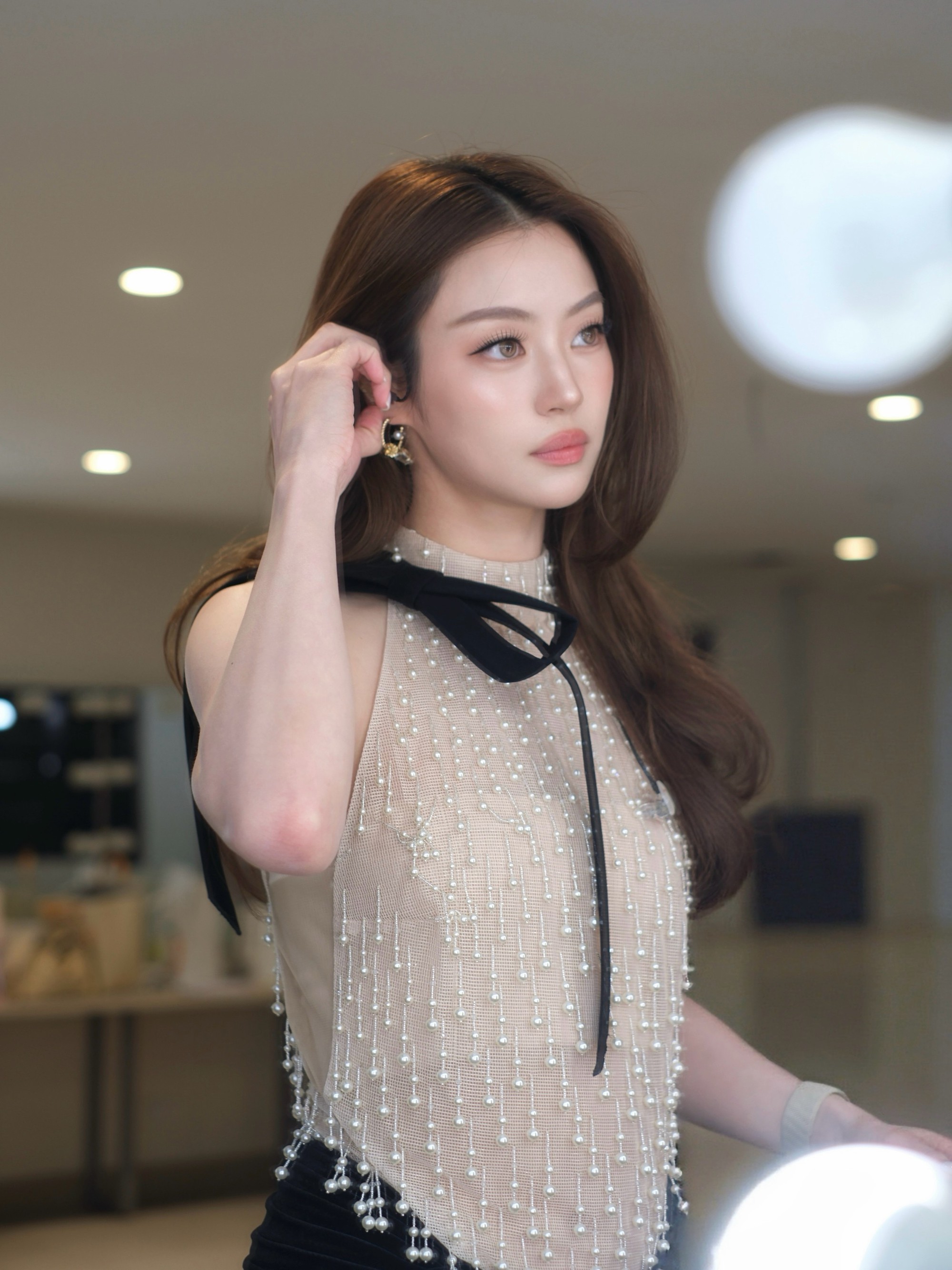 Tiểu thư Th&aacute;i Lan Miu Natsha: Nhan sắc kh&ocirc;ng ngh&egrave;o nổi tại show diễn Chanel 2026 - Ảnh 8.