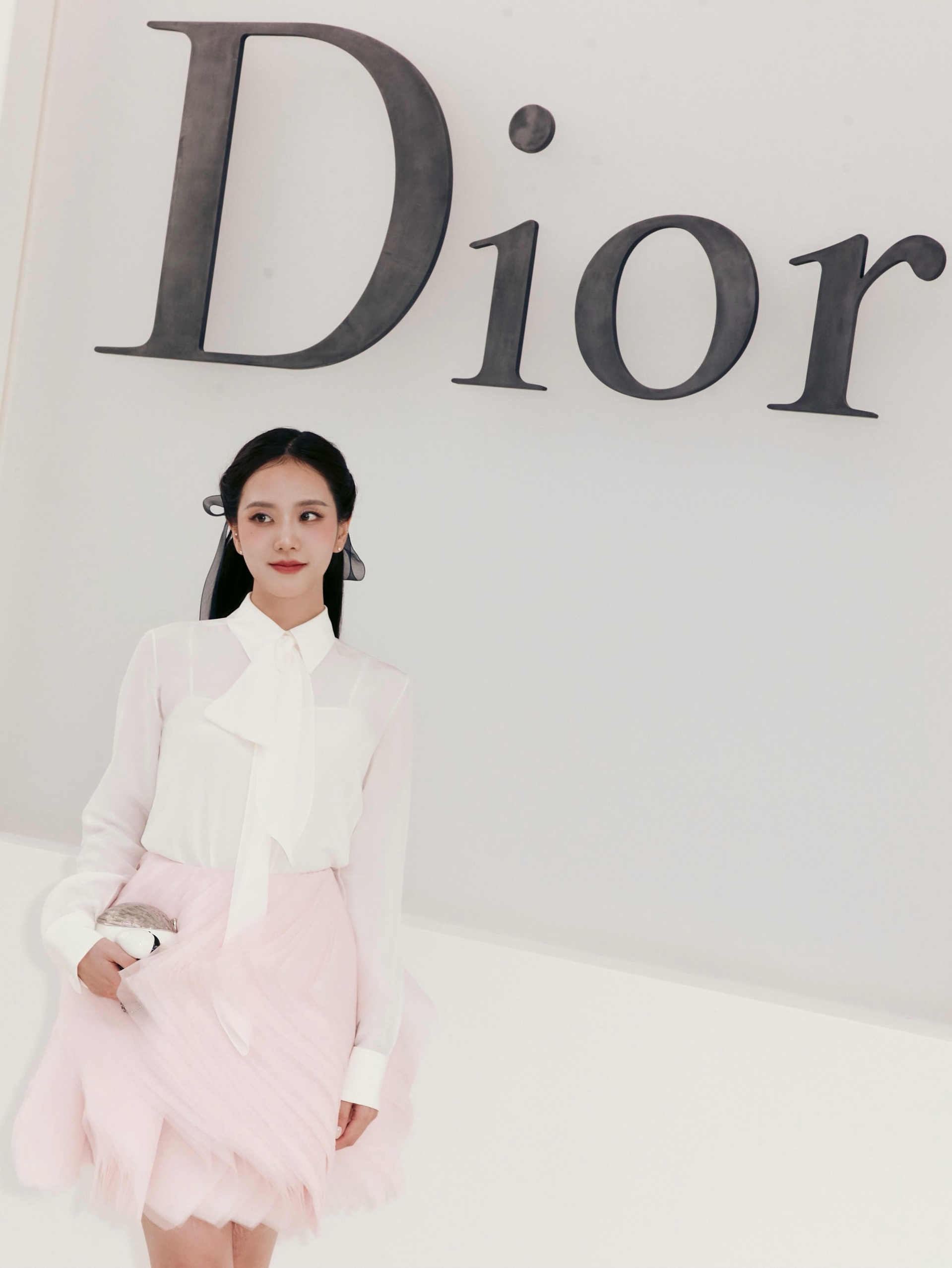 BLACKPINK hụt hơi , c&aacute;c sao Th&aacute;i Lan Chiếm lĩnh Paris Fashion Week 2027 - Ảnh 2.
