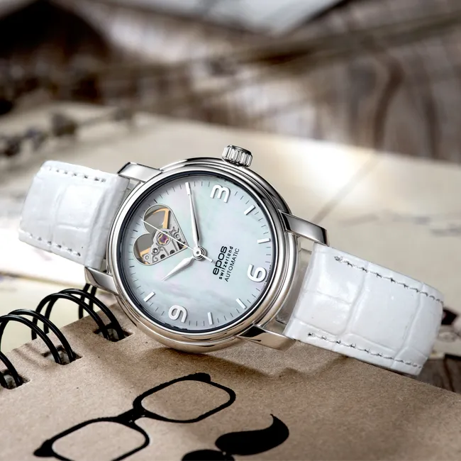 Chọn qu&agrave; 20/10, săn ưu đ&atilde;i tới 50% tại Đăng Quang Watch - Ảnh 2.