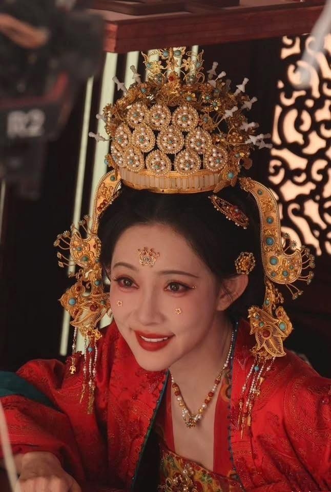 Cặp đôi Vương Hạc Đệ và Mạnh Tử Nghĩa đối mặt phản đối trong Tướng Môn Độc Hậu 2026 - Ảnh 2. Cặp đôi Vương Hạc Đệ và Mạnh Tử Nghĩa đối mặt phản đối trong Tướng Môn Độc Hậu 2026 - Ảnh 2.