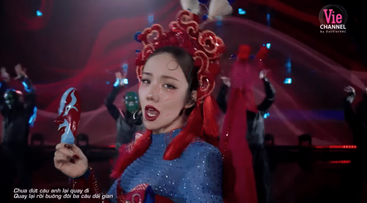 Đầu tư 4 bộ váy Y Long đã là gì, hotmom Bảo Ngọc còn đặt set đồ