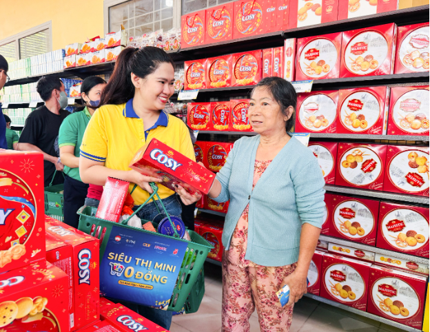 Si&ecirc;u thị mini 0 đồng 2026: PNJ lan tỏa Tết y&ecirc;u thương đến 15.000 b&agrave; con - Ảnh 5.