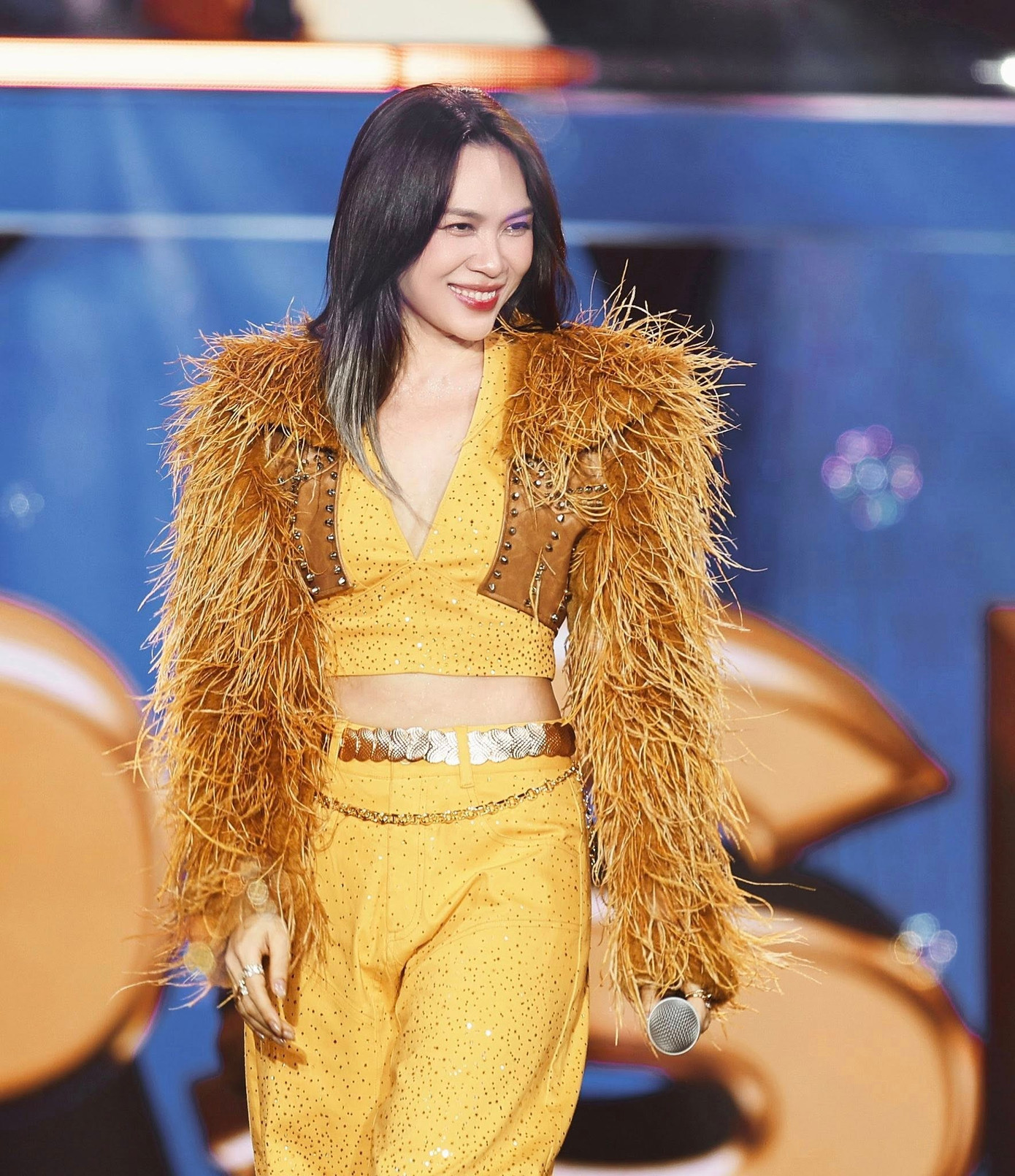 C&aacute;t - x&ecirc; ca sĩ Việt 2026 tăng ch&oacute;ng mặt - Ảnh 3.