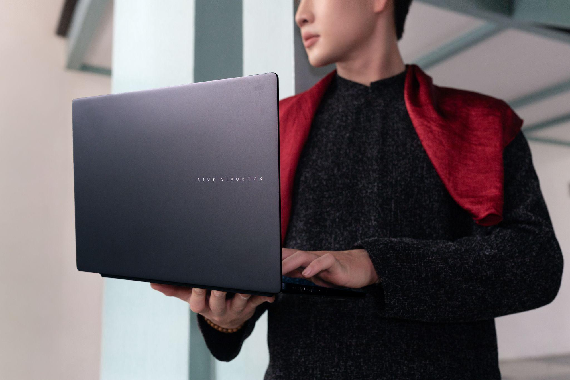 Khi chiếc laptop ph&ugrave; hợp gi&uacute;p chị em tự tin hơn trong t&igrave;nh huống thường ng&agrave;y- Ảnh 3.