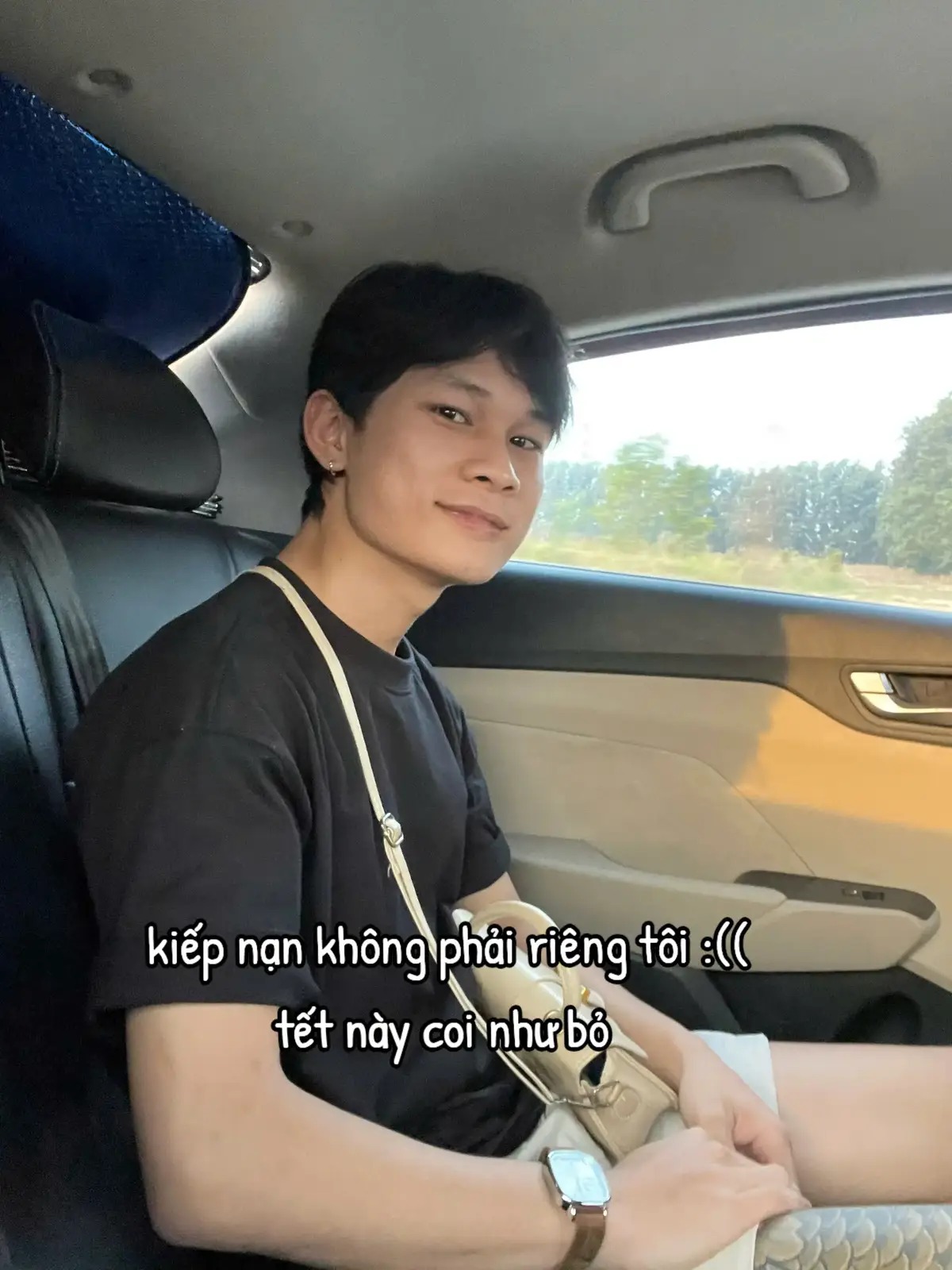 Cận Tết ch&agrave;ng trai đi l&agrave;m t&oacute;c v&agrave; c&aacute;i kết &ldquo;thảm hoạ