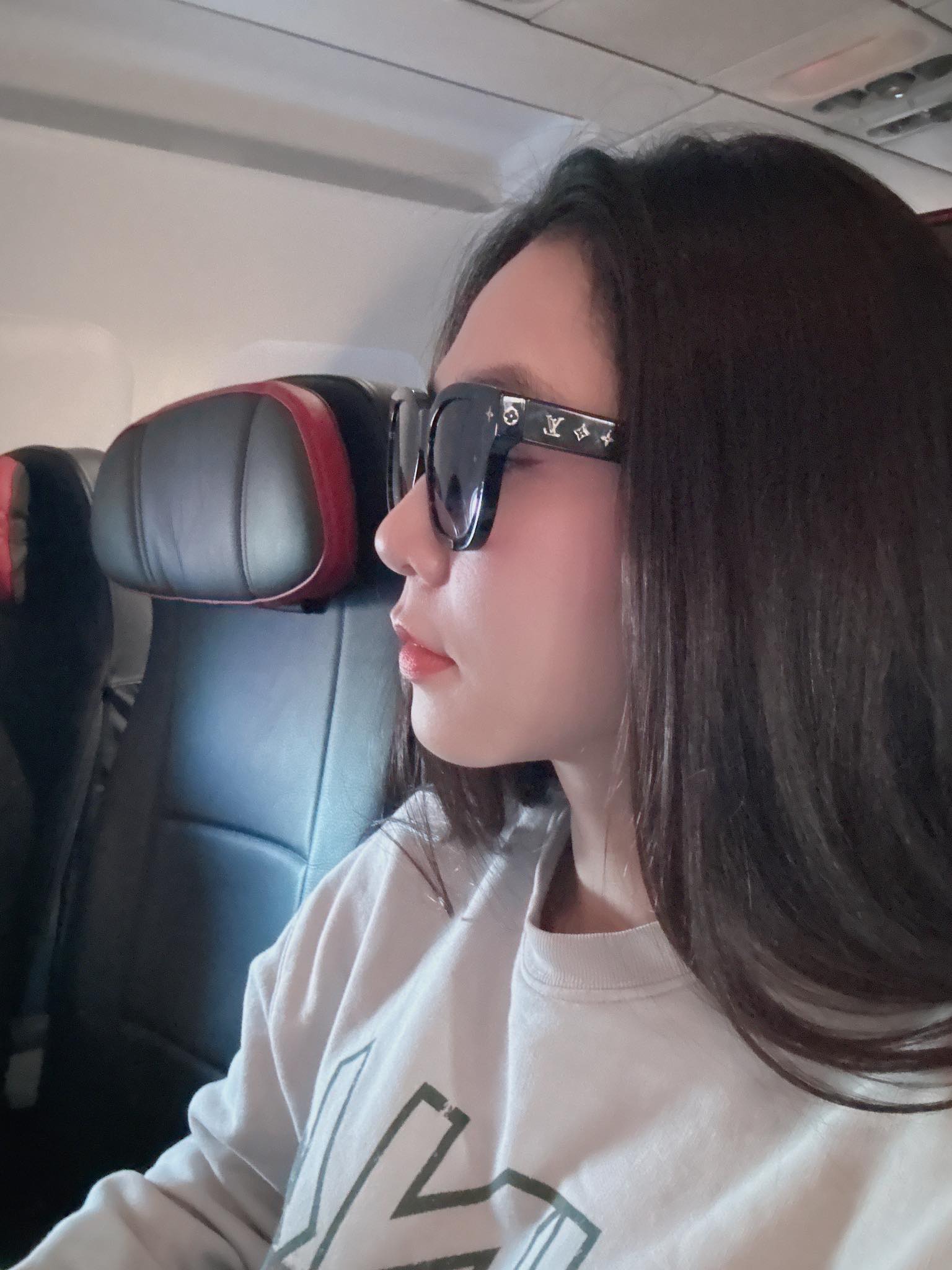 Hà Thanh Xuân xứng danh mỹ nhân không tuổi trong áo dài Tết: Mỗi sáng ngủ dậy đều uống 1 thứ được coi là 