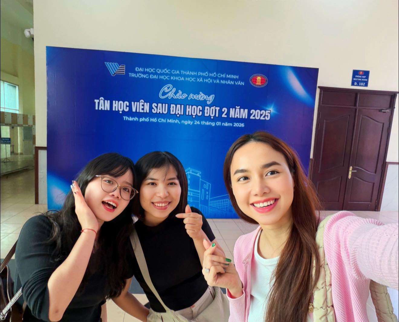 Ph&aacute;t hiện một nữ diễn vi&ecirc;n c&oacute; 2 bằng đại học đang tiếp tục học l&ecirc;n thạc sĩ ở tuổi 42- Ảnh 2.