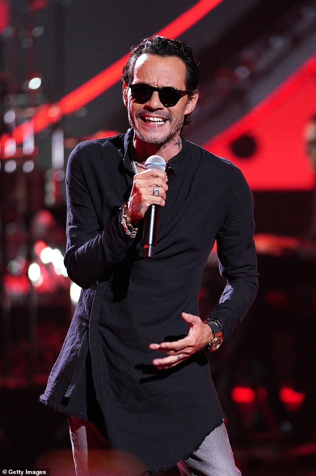 106249051-15544593-marcanthony57addressedthebeckhamfamilydramaforthefirst-a-911770700780731-1770789859887396183907-1770820486668-17708204875831887704983.jpg