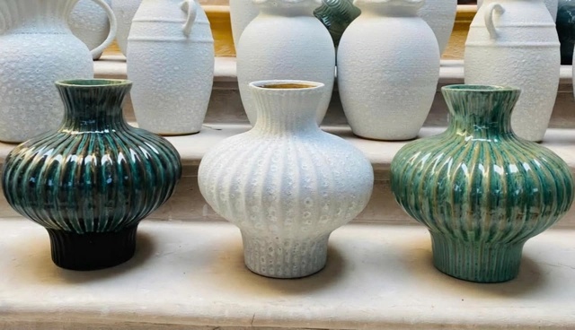 D&atilde; man độ hot của chiếc b&igrave;nh hoa n&agrave;y, c&oacute; người đ&ugrave;a: 