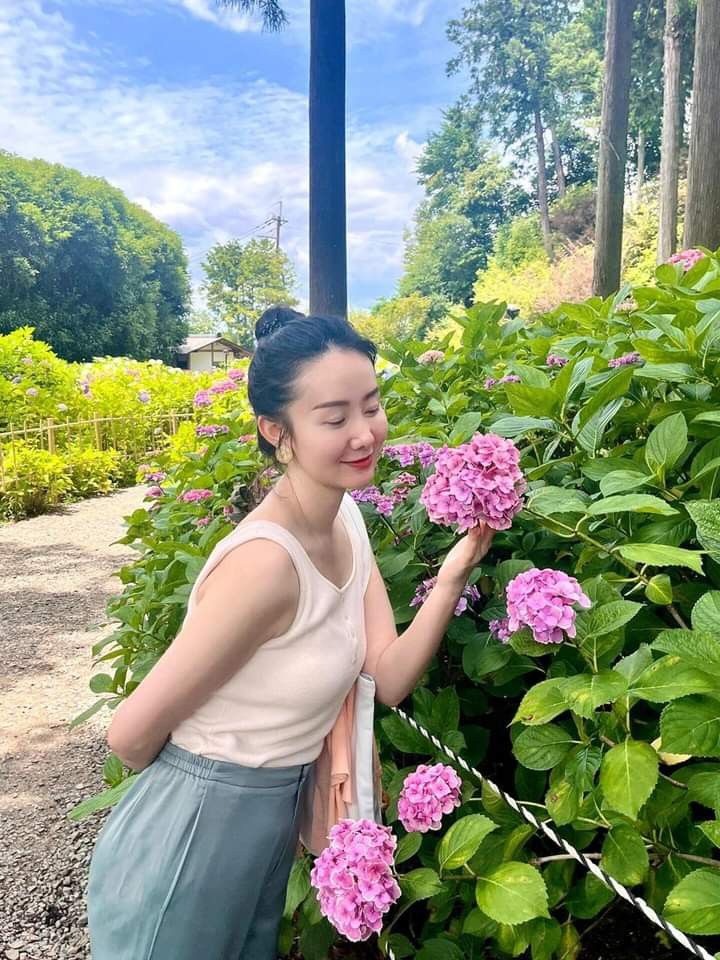 41 tuổi, tôi quyết định Tết 2026 sẽ KHÔNG mua những thứ này và lần đầu thấy Tết nhẹ ví đến vậy - Ảnh 1.