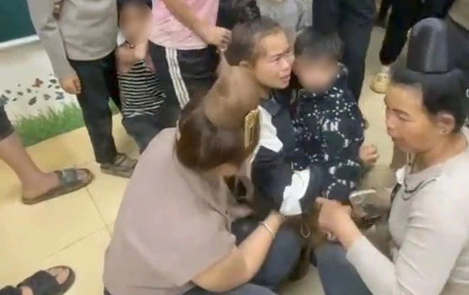 Vụ học sinh lớp 1 bị bỏ qu&ecirc;n ở Sơn La: Nguy&ecirc;n nh&acirc;n v&agrave; h&igrave;nh thức xử l&yacute; gi&aacute;o vi&ecirc;n - Ảnh 2.