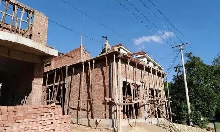 B&aacute;n căn nh&agrave; ở qu&ecirc; để lấy v&agrave;i trăm triệu: T&ocirc;i tưởng m&igrave;nh kh&ocirc;n ngoan, cho đến khi nhận ra vừa đ&aacute;nh mất một &ldquo;đường lui&rdquo; t&agrave;i ch&iacute;nh - Ảnh 2.