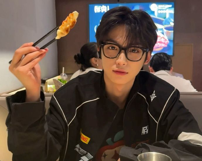 Ngồi nhiều làm nam giới yếu đi trong 