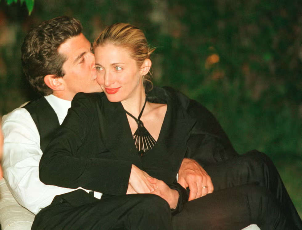 Love Story: John F. Kennedy Jr. & Carolyn Bessette - Ảnh 2.