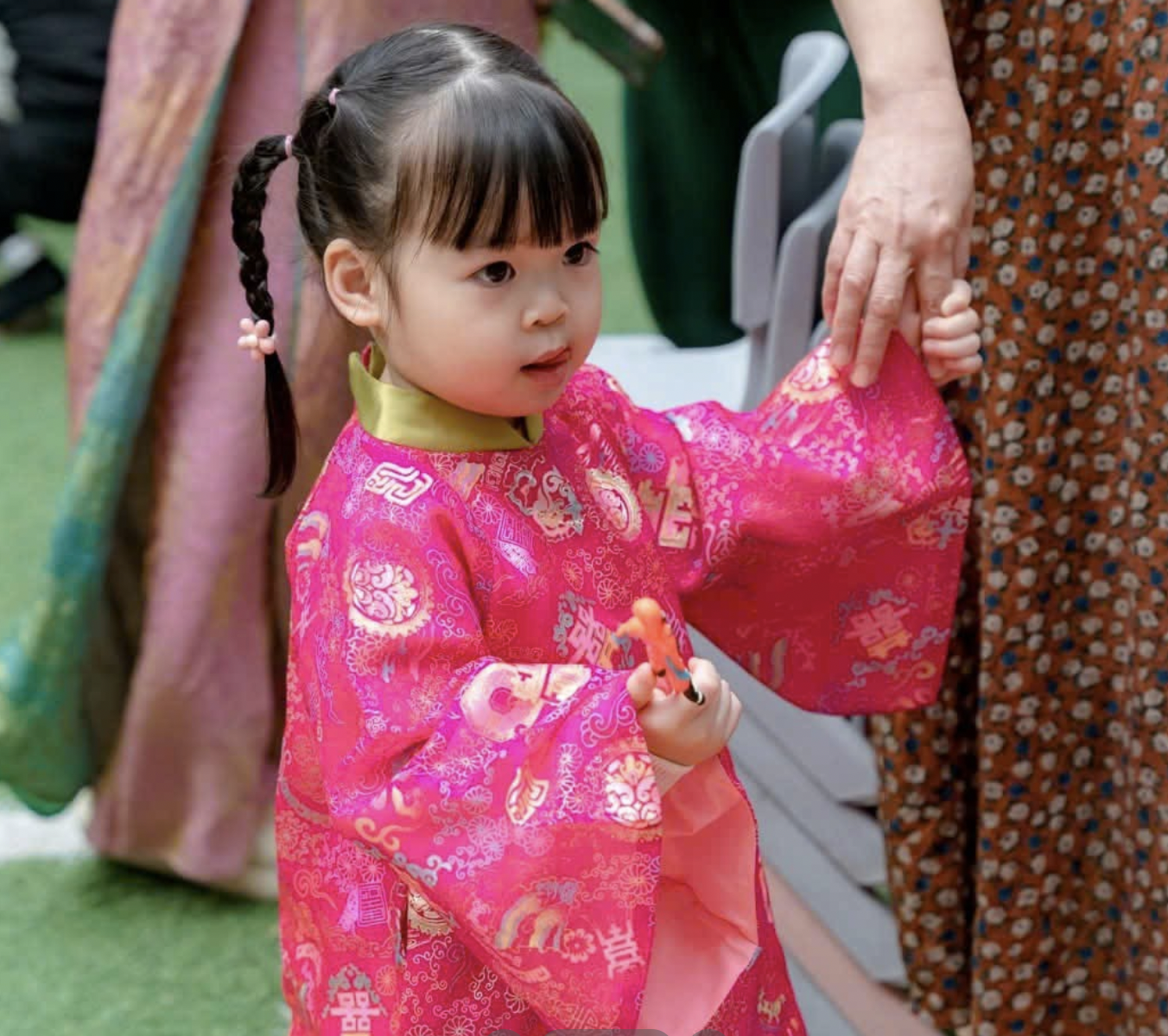 &Aacute;i nữ nh&agrave; Đỗ Mỹ Linh v&agrave; Chủ tịch CLB H&agrave; Nội diện &aacute;o d&agrave;i đ&oacute;n Tết, visual &ldquo;cưng xỉu&rdquo;- Ảnh 1.