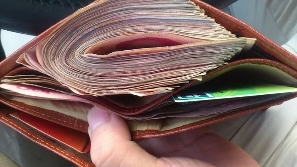 Mùng 1 Tết mở ví thế nào cho đúng phong thủy? Đừng để 1 hành động nhỏ khiến cả năm rỗng túi - Ảnh 1.