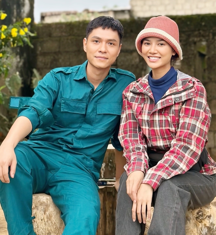 Hậu trường phim kh&ocirc;ng giới hạn: Cặp đ&ocirc;i Lợi - Linh l&agrave;m kh&aacute;n giả ph&aacute;t cuồng - Ảnh 2.