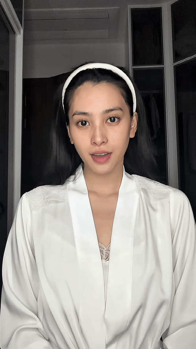 Mặt mộc của Tiểu Vy đẹp hơn cả khi trang điểm, duy nhất 1 khuyết điểm như người thường- Ảnh 1.