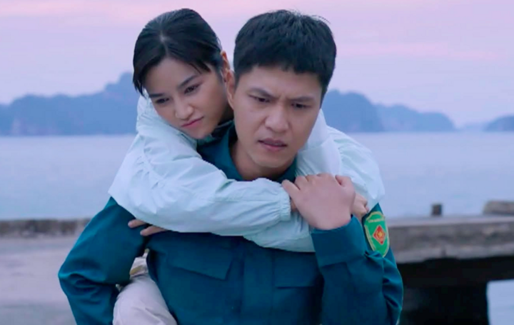 Hậu trường phim kh&ocirc;ng giới hạn: Cặp đ&ocirc;i Lợi - Linh l&agrave;m kh&aacute;n giả ph&aacute;t cuồng - Ảnh 1.