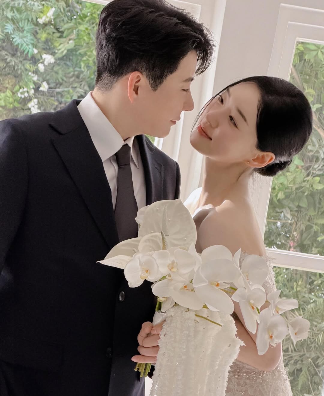 Kim Yu Ji kết hôn bất ngờ vào Valentine khiến MXH xôn xao trong năm 2026 - Ảnh 3. Kim Yu Ji kết hôn bất ngờ vào Valentine khiến MXH xôn xao trong năm 2026 - Ảnh 3.