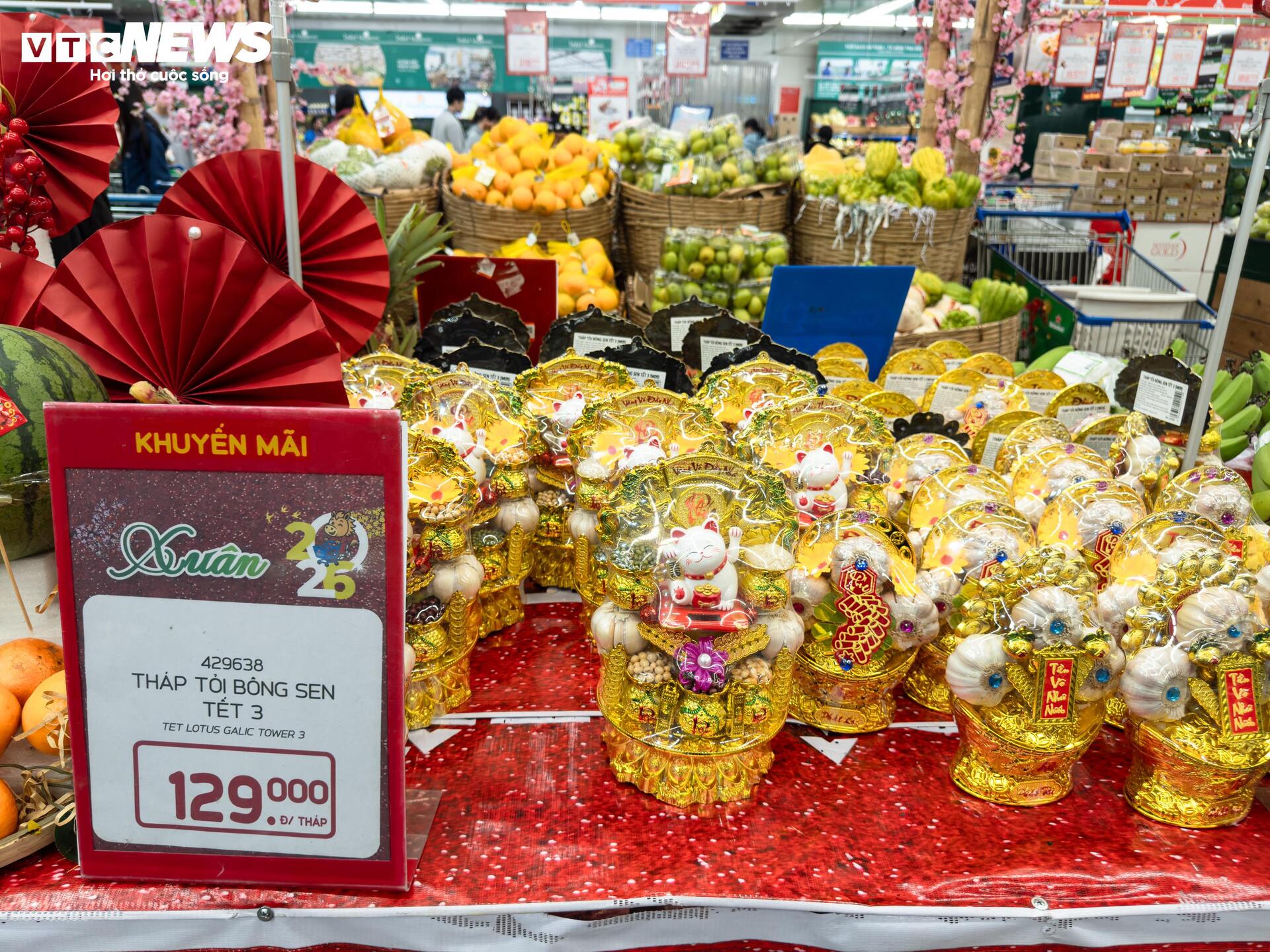 Người d&acirc;n H&agrave; Nội &ugrave;n &ugrave;n mua sắm Tết, si&ecirc;u thị đ&ocirc;ng đ&uacute;c kh&ocirc;ng lối tho&aacute;t - Ảnh 8.