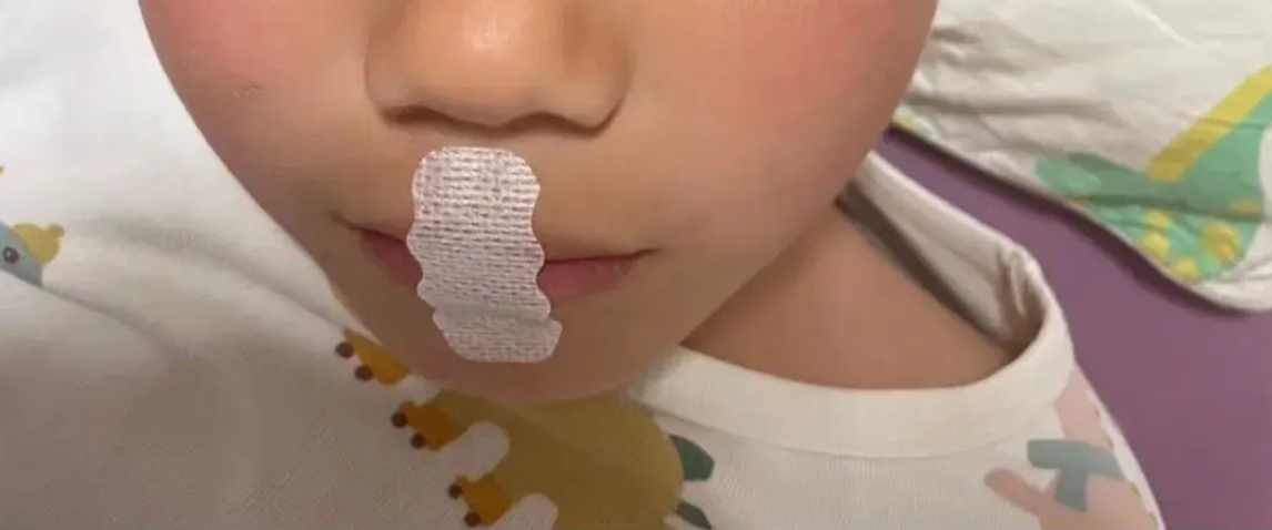 B&eacute; trai 5 tuổi su&yacute;t thiếu oxy giữa đ&ecirc;m v&igrave; 