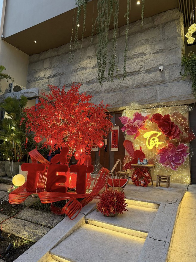 Vợ chồng Cường Đ&ocirc; La ăn Tết si&ecirc;u ho&agrave;nh tr&aacute;ng- Ảnh 3.