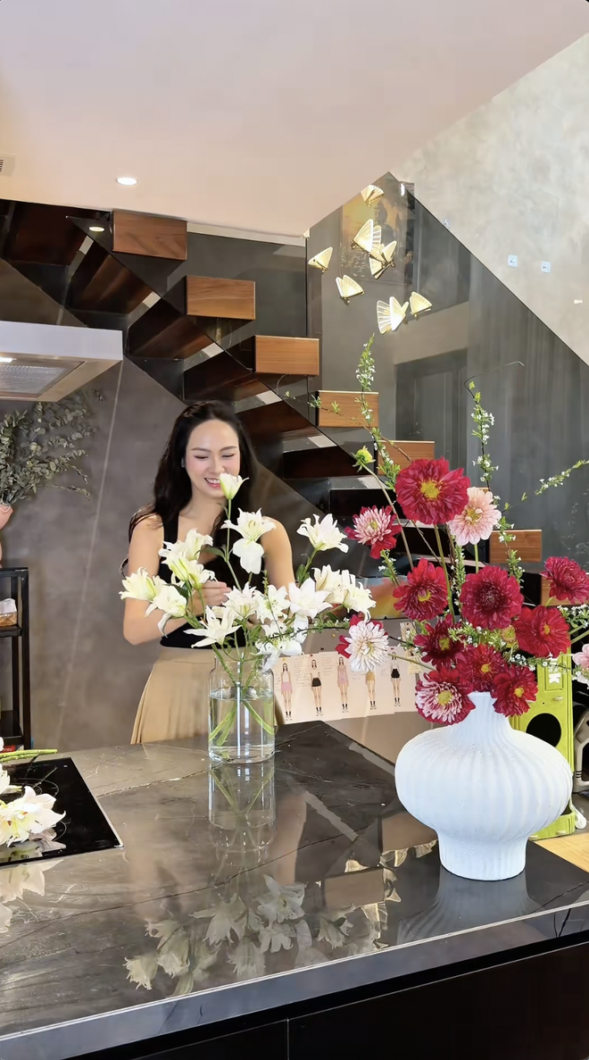 Đường đua hoa Tết của c&aacute;c &ldquo;ph&uacute; b&agrave;&rdquo; - Ảnh 16.