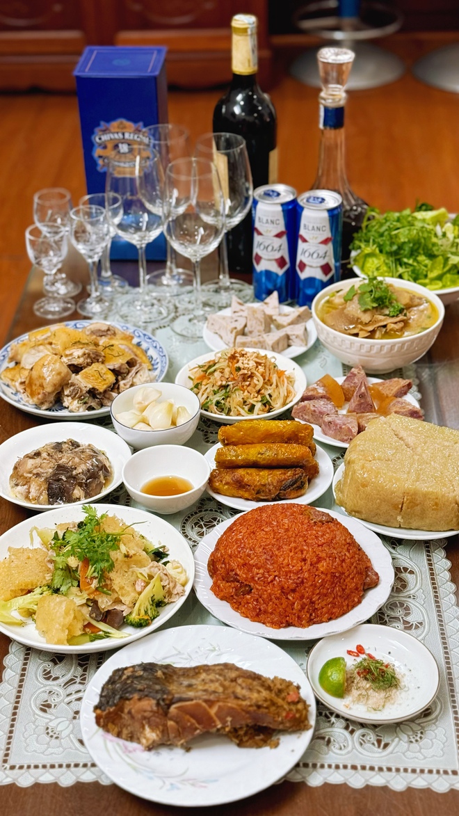 29 Tết, loạt si&ecirc;u phẩm cơm tất ni&ecirc;n tr&igrave;nh l&agrave;ng: H&agrave; Tĩnh c&uacute;ng mực, Hải Ph&ograve;ng c&oacute; chả rươi- Ảnh 1.