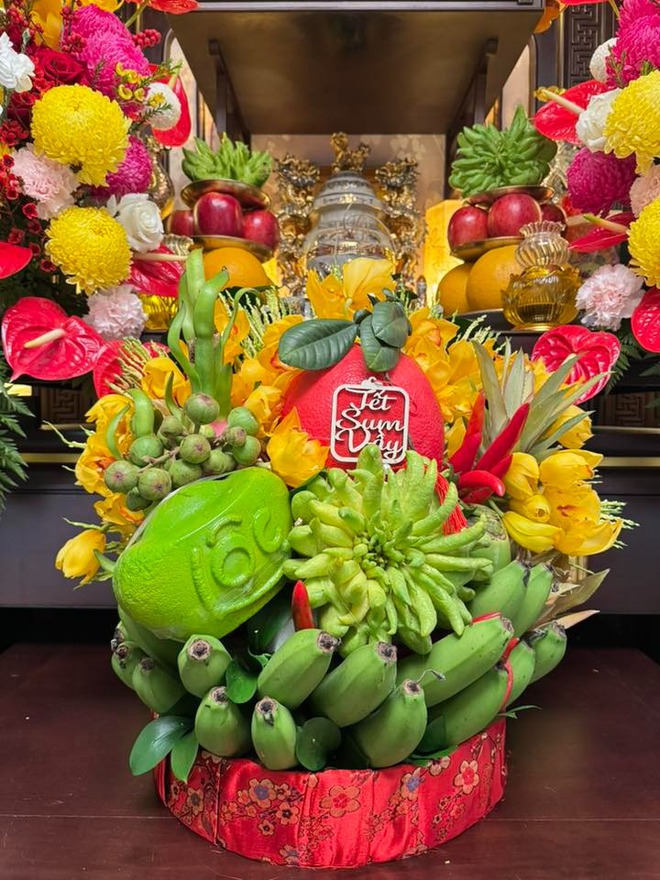 Mùng 1 Tết ngắm ban thờ gia tiên đẹp chấn động: Đúng lễ nghi chuẩn phong thuỷ, cả cõi mạng cùng trầm trồ- Ảnh 6. Mùng 1 Tết ngắm ban thờ gia tiên đẹp chấn động: Đúng lễ nghi chuẩn phong thuỷ, cả cõi mạng cùng trầm trồ- Ảnh 6.