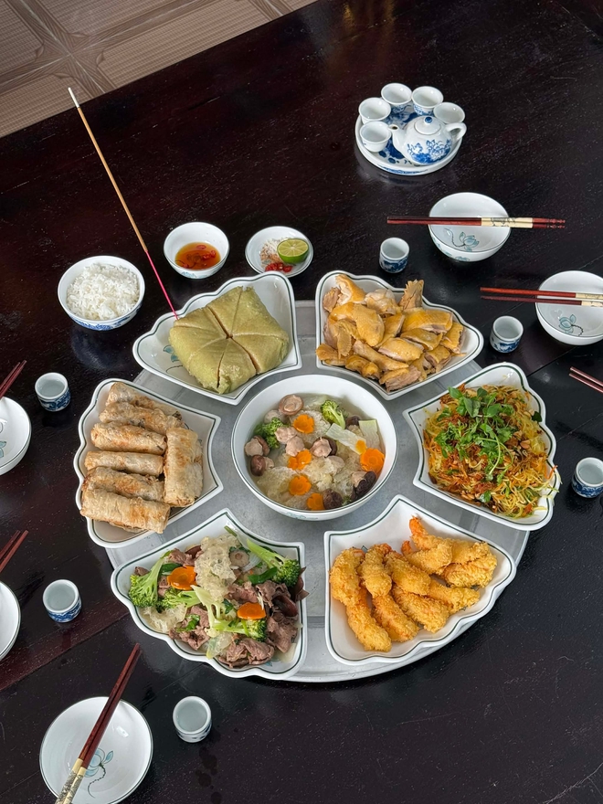 29 Tết, loạt si&ecirc;u phẩm cơm tất ni&ecirc;n tr&igrave;nh l&agrave;ng: H&agrave; Tĩnh c&uacute;ng mực, Hải Ph&ograve;ng c&oacute; chả rươi- Ảnh 2.