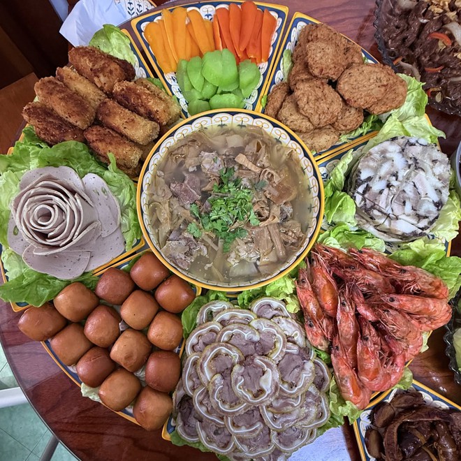 M&acirc;m cơm tất ni&ecirc;n 