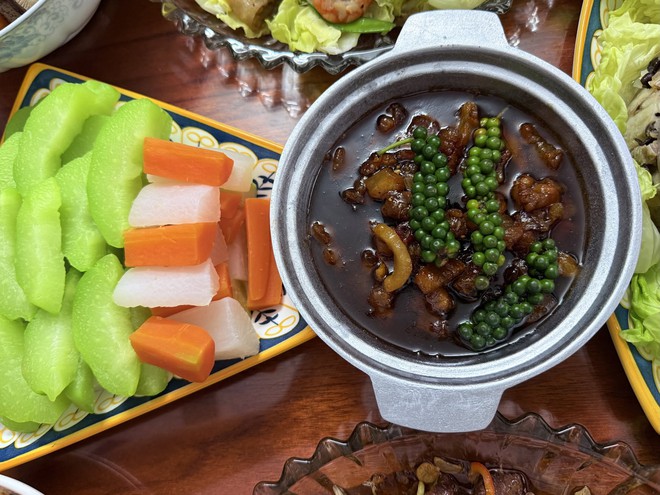 M&acirc;m cơm tất ni&ecirc;n 