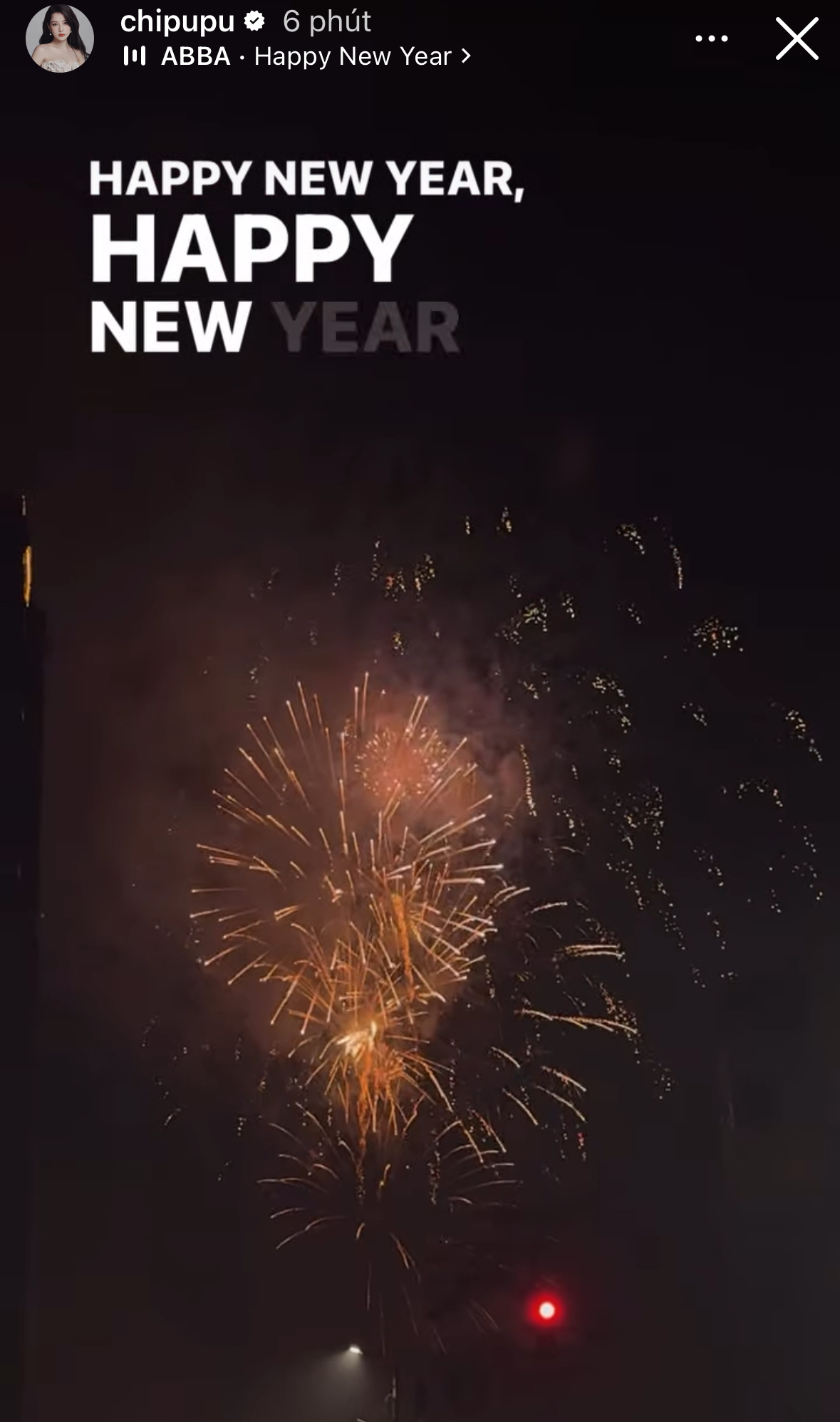 Nh&agrave; tỷ ph&uacute; Johnathan Hạnh Nguyễn mở tiệc linh đ&igrave;nh, cả Việt Nam khoe ph&aacute;o hoa rực rỡ- Ảnh 8.